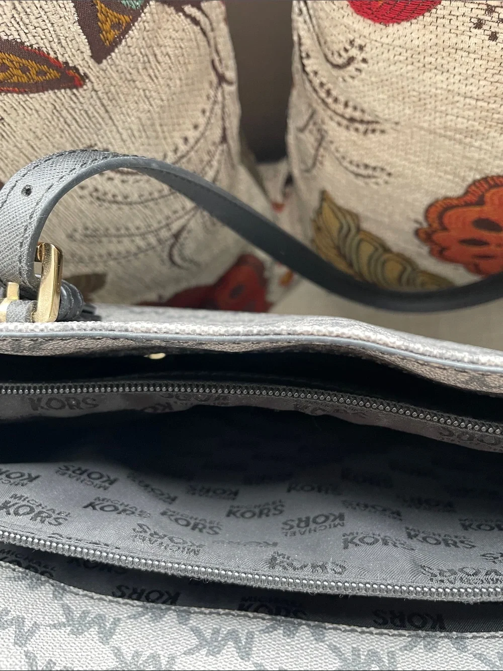 Michael Kors dark light